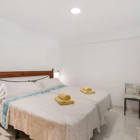 דירה Geranios 407 אדחה